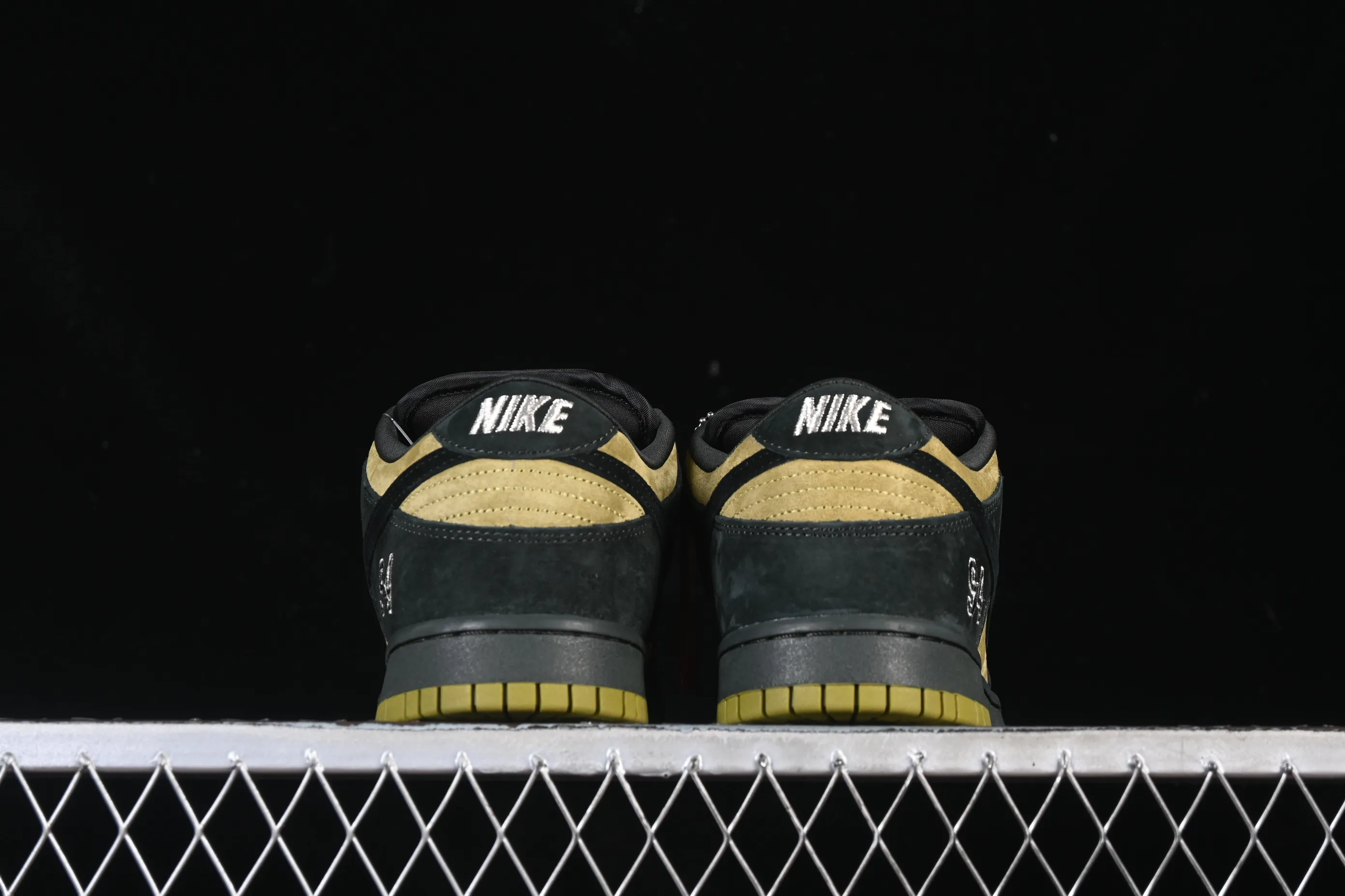 All categories Nk SB Dunk Series Nk SB Dunk Low low-top sneakers C version Supreme x Nike Dunk SB Dunk Low joint brown and yellow low-top casual skateboard shoes HQ8487-300